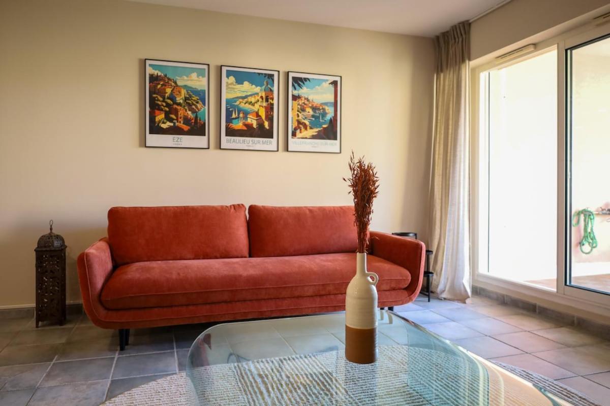 Near Monaco, Parking Apartament